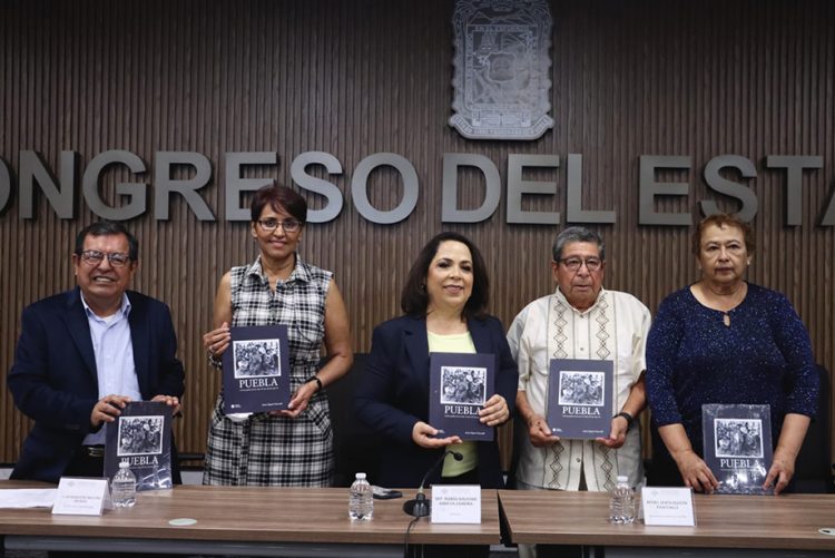 Presentan en el Congreso del Estado el libro “Puebla, Crónica Gráfica de los años 70, 80 y 90 del siglo XX”