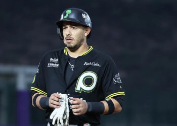 Pericos se apunta el primero de la serie ante los Conspiradores