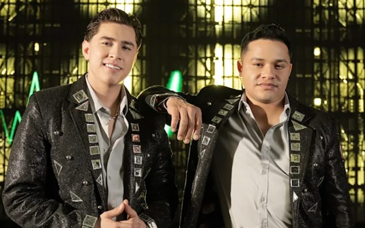 Banda Los Recoditos se colocan hoy en el #1 de Billboard con “En coma inducido”