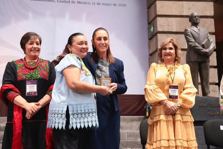 Presidenta Claudia Sheinbaum ratifica incremento salarial del 9% para las maestras y maestros de México
