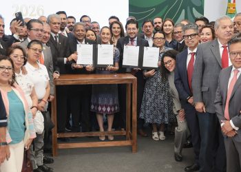 Sheinbaum firmó acuerdo para implementación gradual de la jornada laboral de 48 a 40 horas semanales