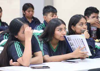 Jóvenes conocen oferta educativa del Tec de Tecomatlán