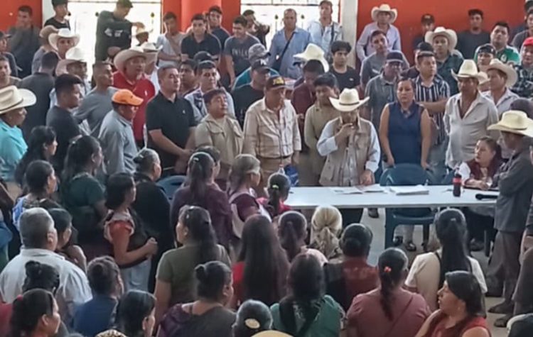 Denuncian uso faccioso de recursos en Huitzilan y manipulación de votos en elección 