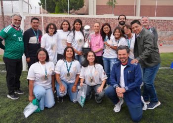 En San Luis Potosí, presidenta Sheinbaum convive con jugadoras y jugadores del Mundial Social