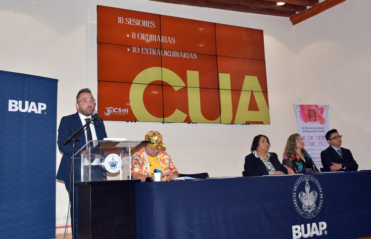 Rinden Primer Informe de Labores en el Instituto de Ciencias Sociales y Humanidades
