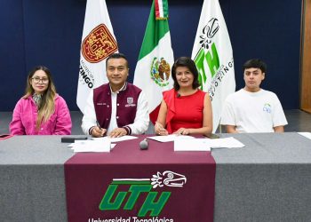 UTH y Ayuntamiento de Huejotzingo garantizan titulación gratuita para 100 estudiantes