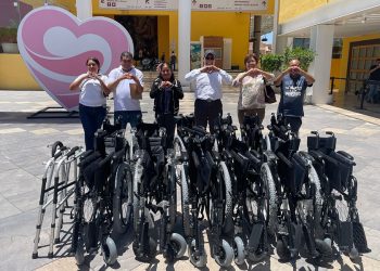 Gestionan apoyos ortopédicos en Ahuatempan