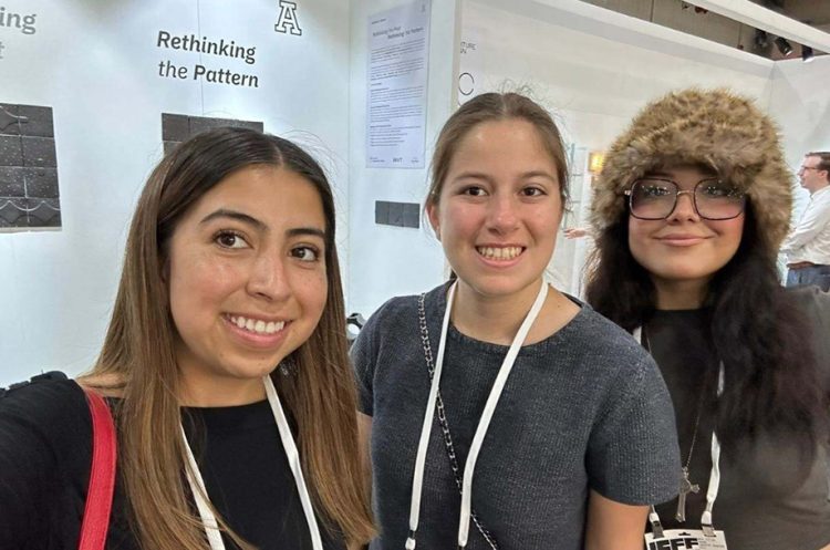 Estudiantes de Anáhuac Puebla exhiben proyecto inspirado en la Talavera poblana en Wanted Design Manhattan