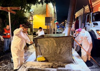 Realiza Gobierno de Pepe Chedraui mantenimiento y limpieza de contenedores soterrados en Los Sapos y Teatro Principal