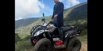 El actor Néstor Parfum consolida su propuesta de alta perfumería en el C.C. Juan Francisco de León