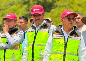 Supervisa SICT avances en la reconstrucción de caminos rurales y alimentadores en la Sierra Norte de Puebla