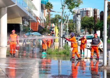Personal de LIMPIA realiza lavado en Avenida Juárez: gobierno de Pepe Chedraui