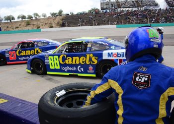 2º para Rubén García Jr. en carrera Nascar México Aguascalientes, Max fuera por accidente