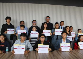 Jóvenes poblanos representarán a México en competencia internacional de matemáticas en Singapur