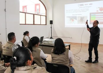 Fortalece Salud combate al dengue con capacitación en control larvario