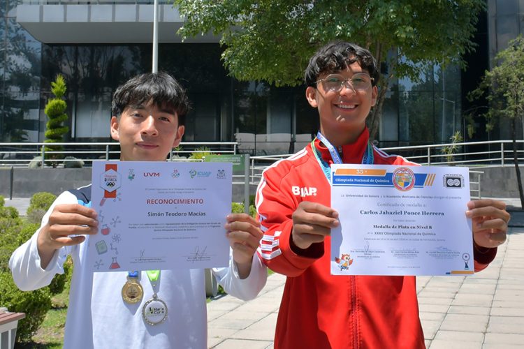 Estudiantes BUAP ganan medallas de plata en Olimpiada Nacional de Química