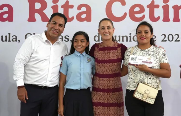 Beca Rita Cetina garantiza útiles y uniformes para estudiantes de primarias públicas: presidenta Sheinbaum en Chiapas