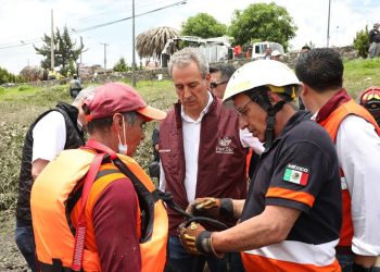 Inspecciona Pepe Chedraui labores en el vaso regulador Puente Negro, así como afectaciones en la zona