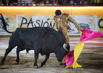 Héctor Gutiérrez y Diego San Román a hombros en la Goyesca de Tlaxcala