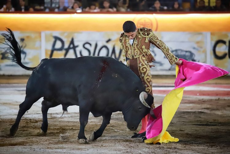 Héctor Gutiérrez y Diego San Román a hombros en la Goyesca de Tlaxcala