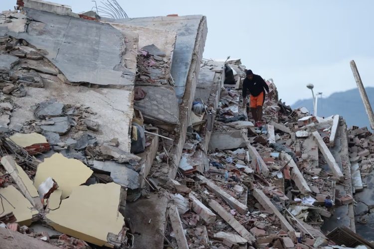 Venezuela enfrenta horas decisivas para encontrar sobrevivientes entre los escombros tras los terremotos