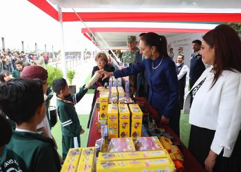 Alto a las armas, alto al fuego, la construcción de la paz comienza en las familias: Sheinbaum