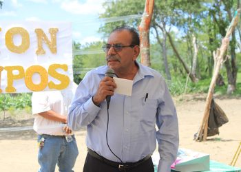Presidente municipal refrenda su compromiso con la escuela comunitaria CONAFE
