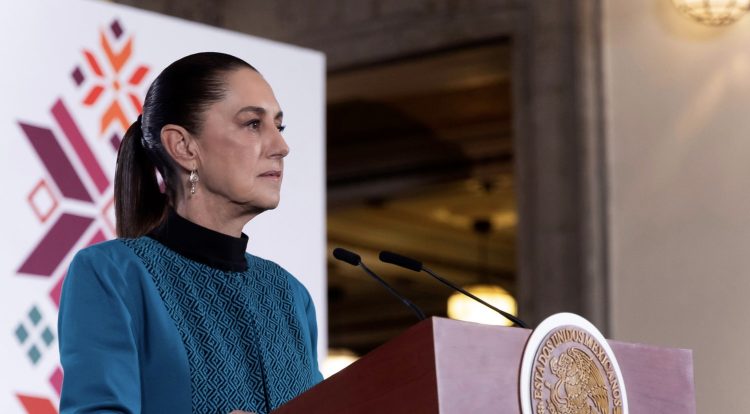 Presidenta Sheinbaum solicita a FGR investigación sobre aeronave del FBI; todo indica que el embajador mintió