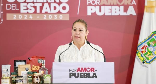 Garantiza Secretaría de Bienestar el suministro de vital líquido a familias poblanas