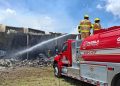 Tras 18 horas de labores, Protección Civil liquida incendio en bodega