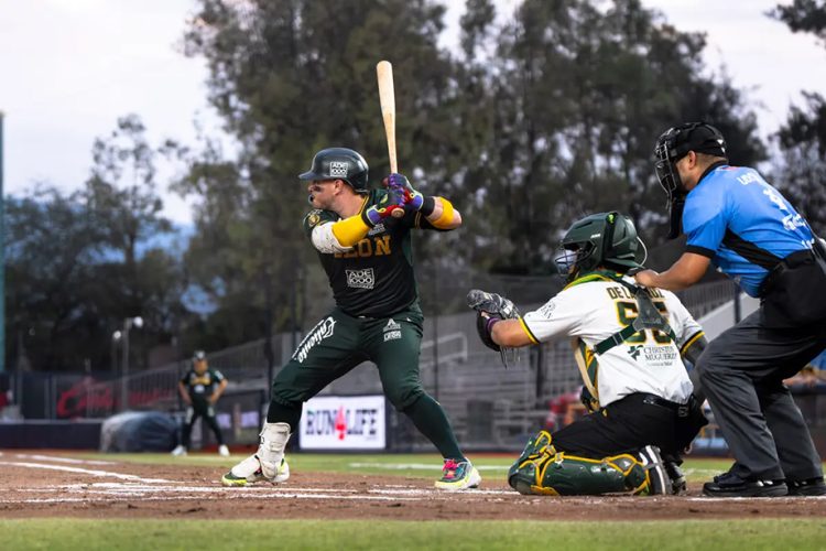 Pericos supera dos veces a los Bravos y los barre en su casa