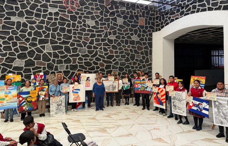 Homenajean con pinturas a la Revolución Cubana