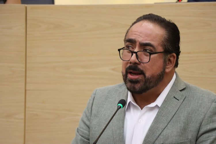 Plantea Rafael Micalco reforma para fortalecer la prevención de enfermedades transmisibles en la infancia