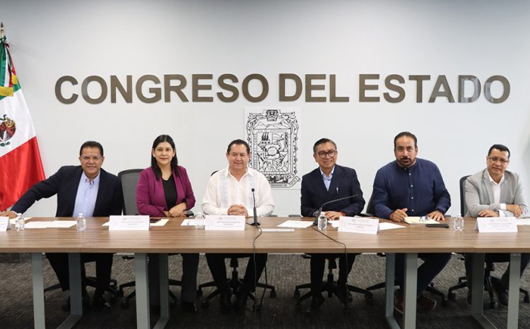 Aprueba Comisión del Congreso exhortos para fortalecer los derechos laborales de personas trabajadoras del SEDIF, del hogar y de la construcción