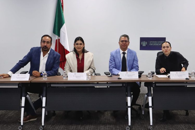 Comisión del Congreso avala exhortos para fortalecer la transparencia y el acceso a la información en Puebla