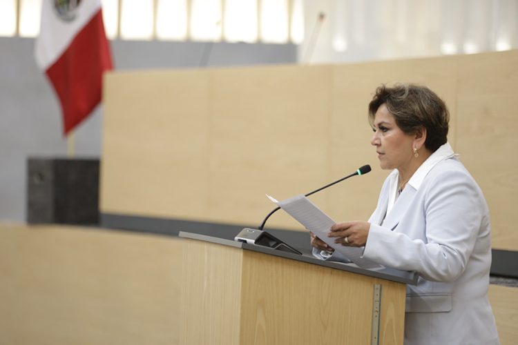 Diputada Floricel González promueve la dignidad, protección y revalorización del magisterio poblano