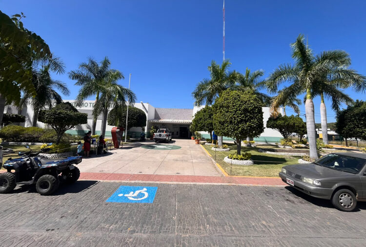La lección de lucha en el Hospital de Tecomatlán