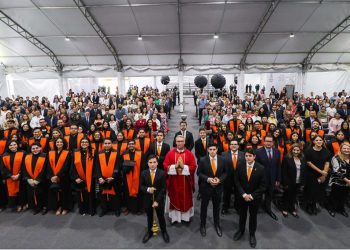 Universidad Anáhuac Puebla gradúa a más de 600 profesionistas; uno de cada diez con Mención Honorífica
