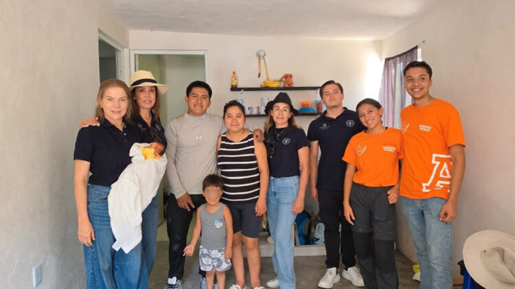 Anáhuac Puebla transforma el voluntariado en hogares para nueve familias poblanas