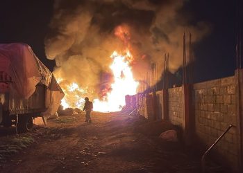 Coordinación interinstitucional contiene incendio y salvaguarda población en Puebla