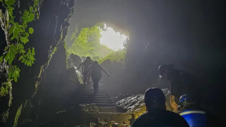 Rescatan sin vida a 1 de 4 perdidos en gruta de Cuetzalan