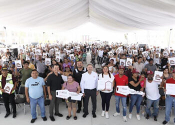 INFONAVIT entrega viviendas del Bienestar a derechohabientes de Nuevo León