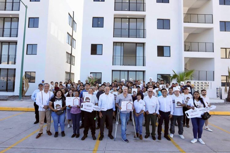 INFONAVIT realiza entrega de Viviendas del Bienestar a derechohabientes de Sinaloa