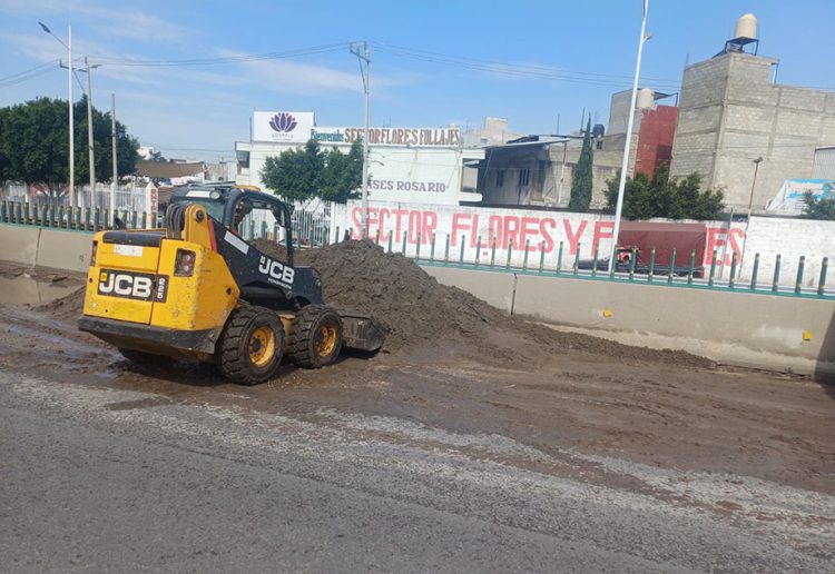 Avanza gobierno de Pepe Chedraui labores de limpieza en la Central de Abasto para mantener la vialidad transitable tras las lluvias