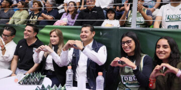 Con Lobos Puebla, Gobierno del Estado promueve el básquetbol profesional