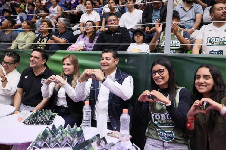 Con Lobos Puebla, Gobierno del Estado promueve el básquetbol profesional