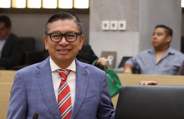 Diputado José Luis Figueroa propone permiso laboral con goce de sueldo para que madres y padres acompañen la educación de sus hijas e hijos