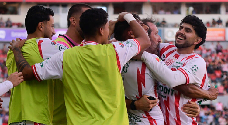 Necaxa consigue triunfo valioso contra Monterrey