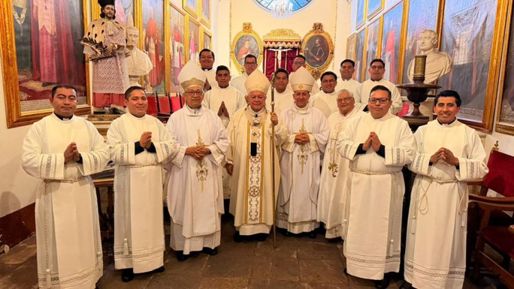 Arzobispo preside Ordenación de 10 diáconos y 1 sacerdote para la Arquidiócesis Angelopolitana