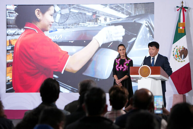 Presidenta Sheinbaum anuncia inversión de 649 mdd de Kia para nuevo vehículo eléctrico